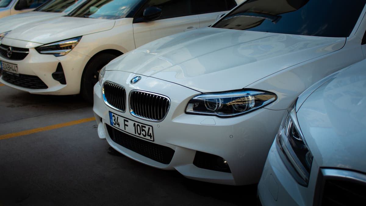 Daftar Harga Mobil EV Premium BMW X1 2026: Panduan Lengkap